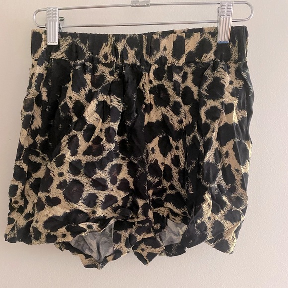 High waisted leopard short/ loose open leg shorts - Picture 1 of 3